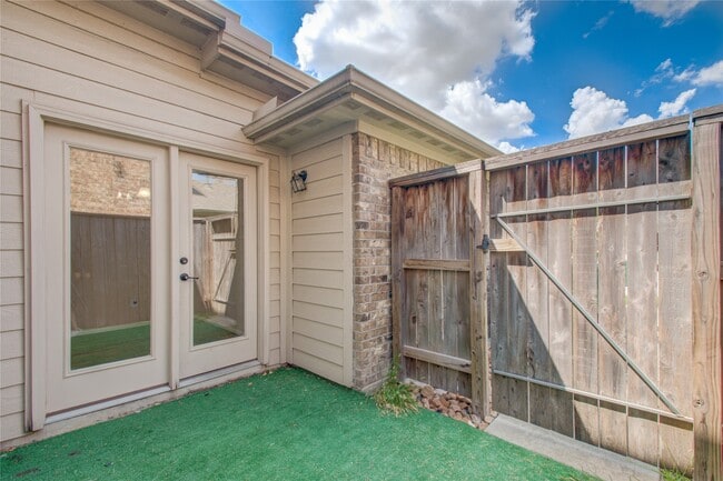 Building Photo - 9238 Solvista Pass Ln