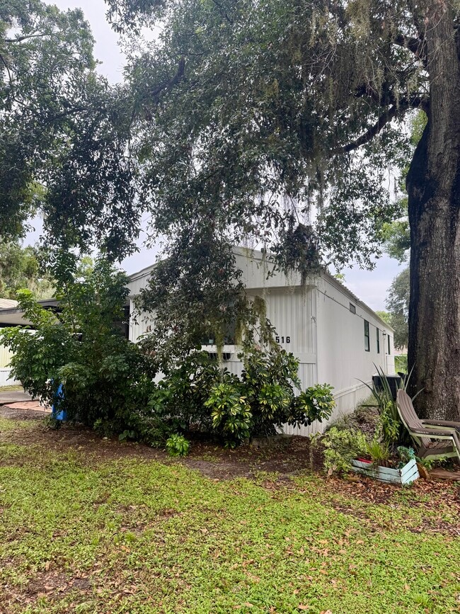 Building Photo - 516 De Resine Carre St
