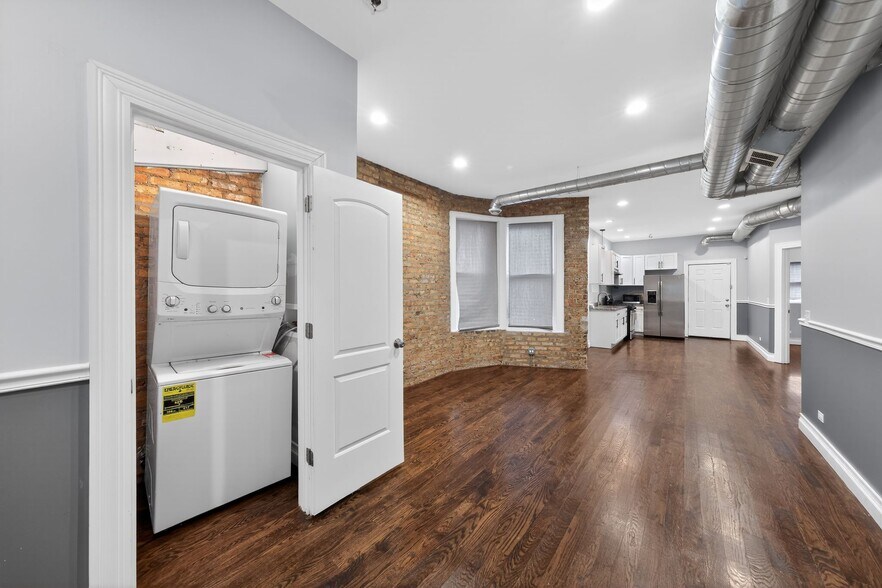 Building Photo - 7038 S Eberhart Ave