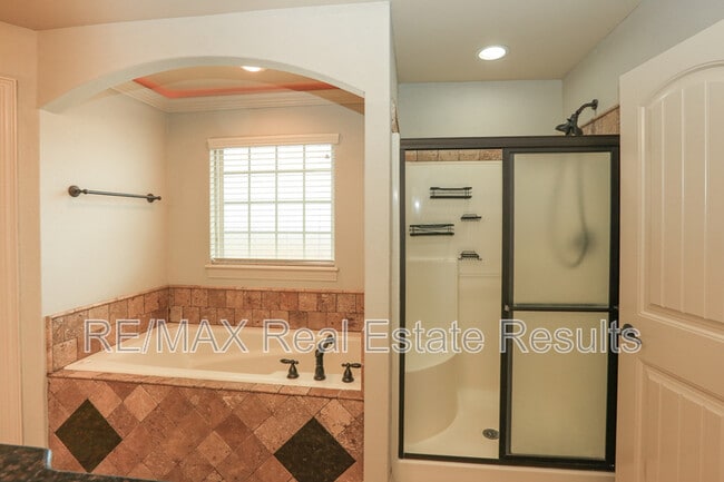 Building Photo - 3607 SW Birchton Ave