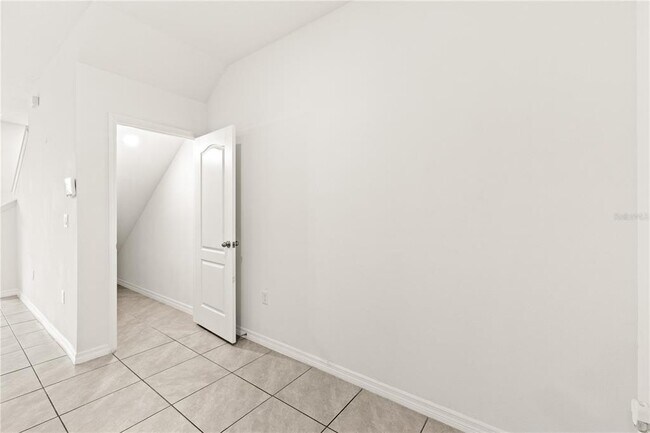 Building Photo - 1264 Draintree St