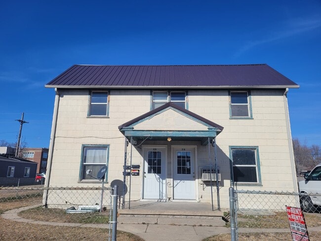 Building Photo - 516 W 4th St