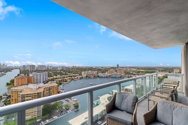 Building Photo - 2602 Hallandale Beach Blvd