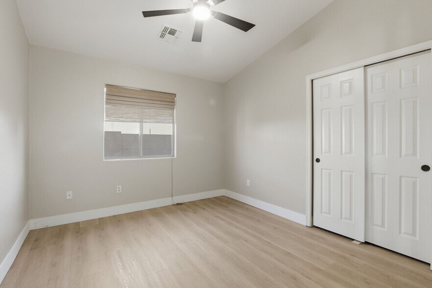 Building Photo - 114 S Beyerville Pl