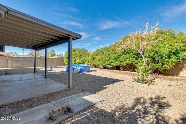 Building Photo - 3832 E Bloomfield Rd