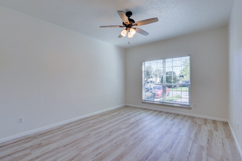 Building Photo - 10302 Buffum St