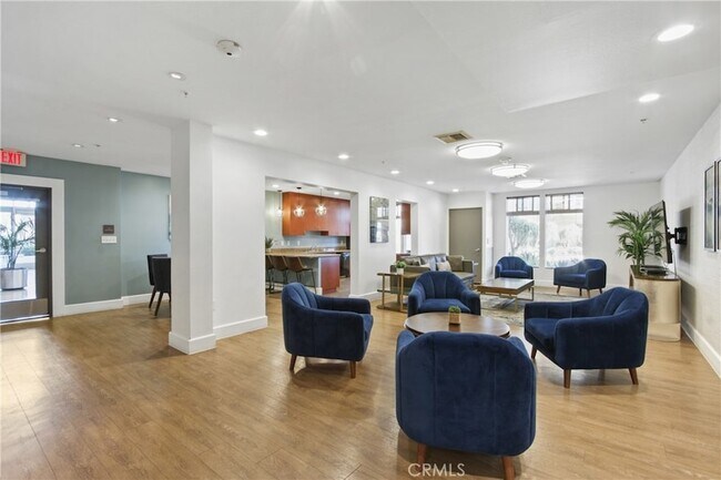 Building Photo - 388 E Ocean Blvd