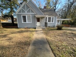 Building Photo - 1703 W Montgomery Rd