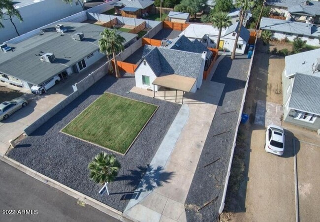 Building Photo - 908 E Pasadena Ave