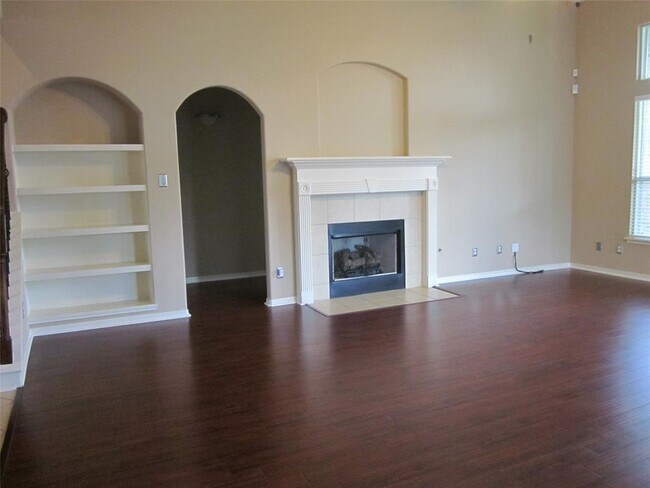 Building Photo - 8406 Oak Villa Ct