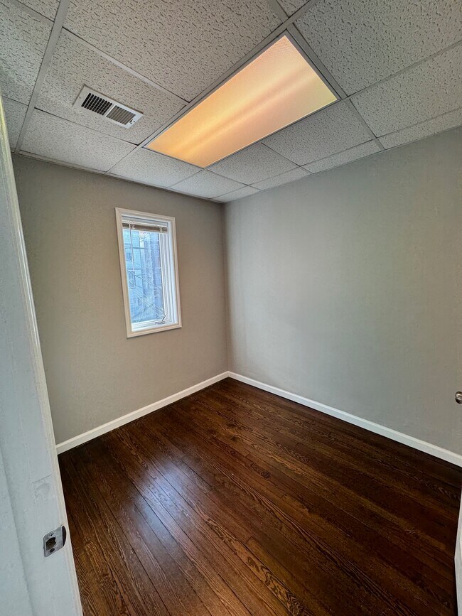 Walk in Closet - 653 Liberty Ave