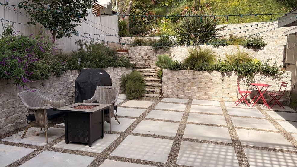 Building Photo - 3823 Broadlawn Dr