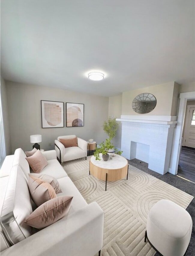 Building Photo - Now Available – Spacious 2 Bedroom Single-Family Home in Pittsburgh’s East End