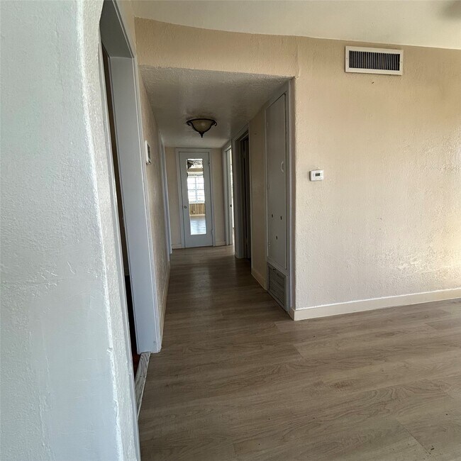 Building Photo - 2918 46th St