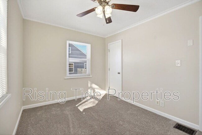 Building Photo - 1937 N Sunny Ridge Rd