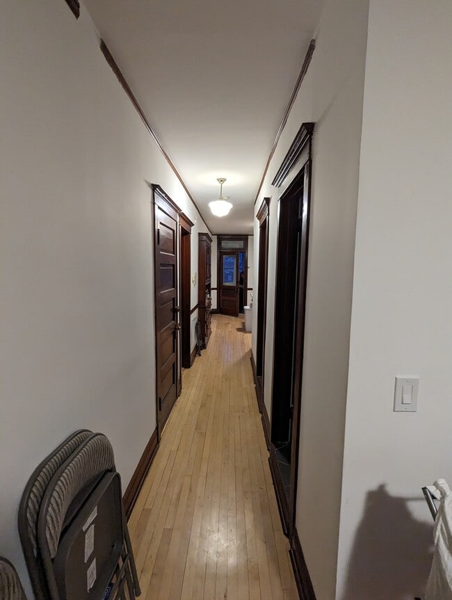 Building Photo - 1133 N Winchester Ave