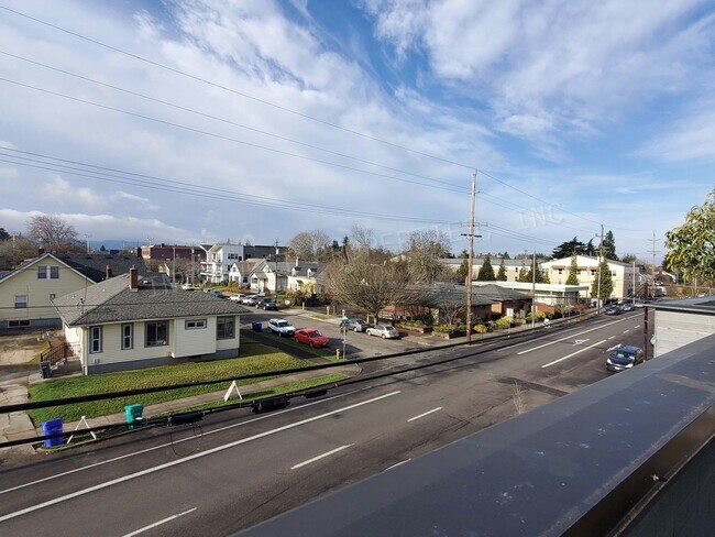 Building Photo - PERE02--*