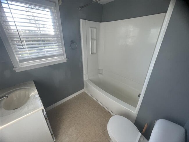 Building Photo - 415 Old Colliers Way