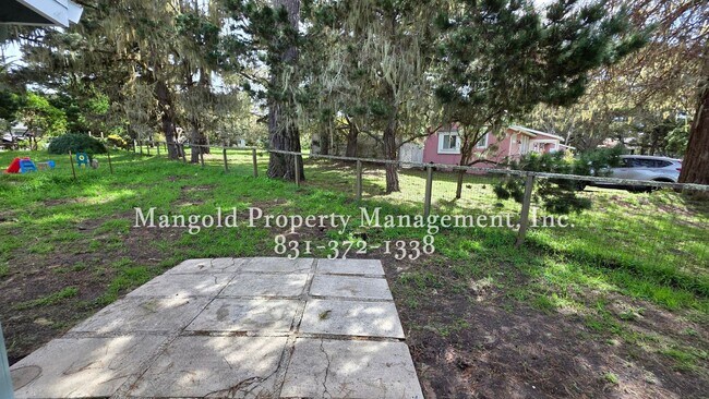 Building Photo - 635den