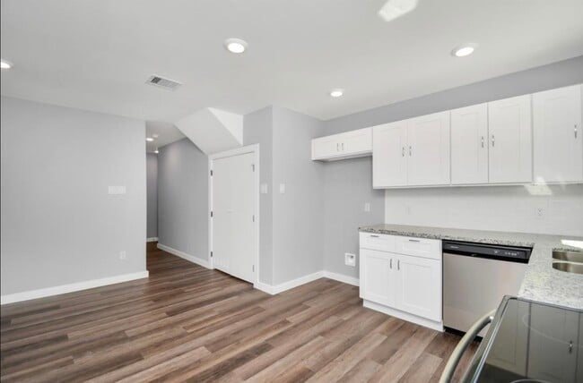 Building Photo - 5709 Breland St