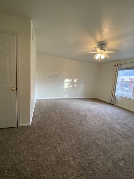 Building Photo - 5127 Stillwater Creek Dr