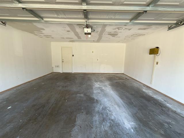 Building Photo - 818 Summit Dr