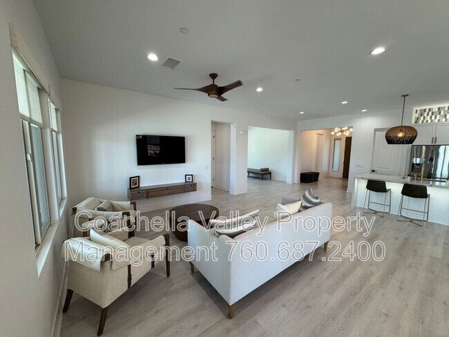 Building Photo - 74635 Tesla Dr