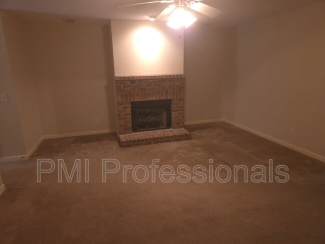 Building Photo - 2305 Keegan Dr