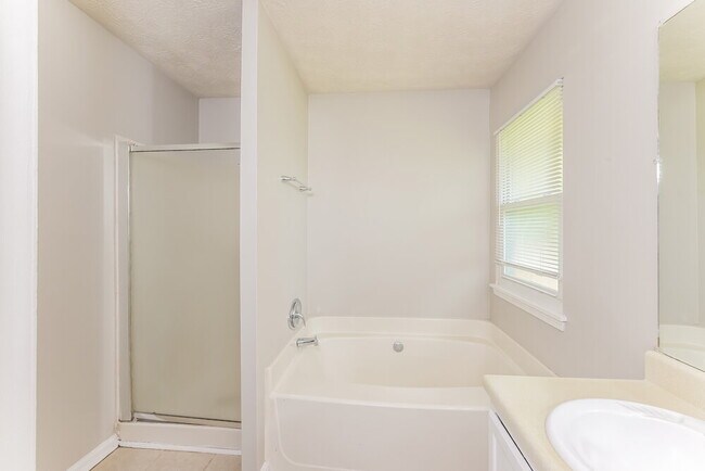 Building Photo - 3642 Cameron Hills Pl