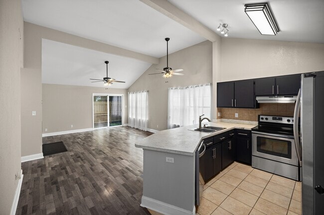 Building Photo - 3045 Yorktown Cir