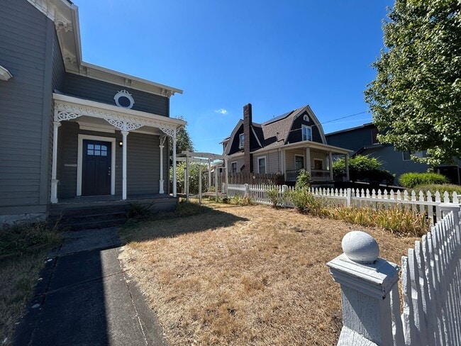 Building Photo - Charming Remodeled Home in the Heart of Or...