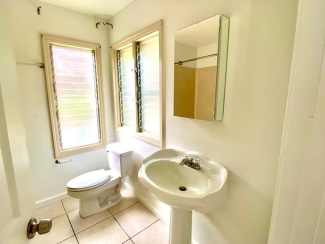 Building Photo - 202 - CA