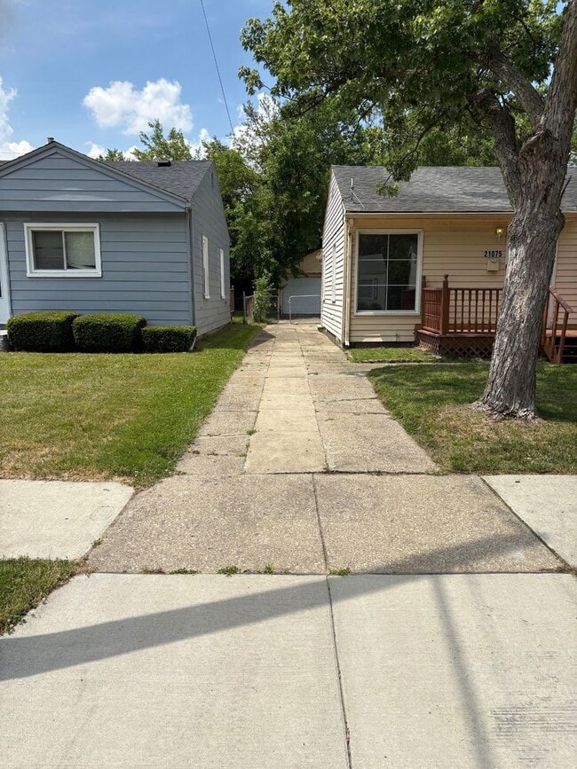 Building Photo - Cozy 2 Bedroom, 1 bath in Warren