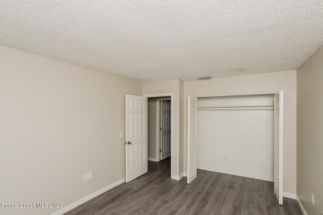 Building Photo - 486 Catalina Ave