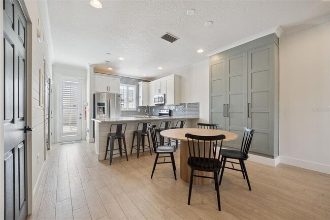 Building Photo - 6939 Pasturelands Pl