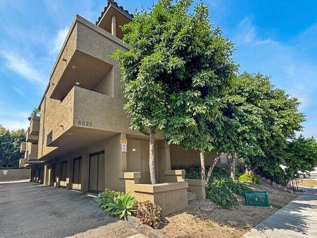Building Photo - Modern 2BD/2BA Condo in El Cerrito W/ A/C,...