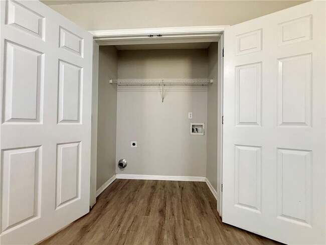 Building Photo - 1708 Redan E