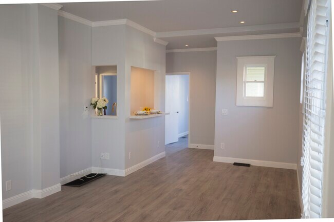 Greatroom to Hall - 652 N Marengo Ave