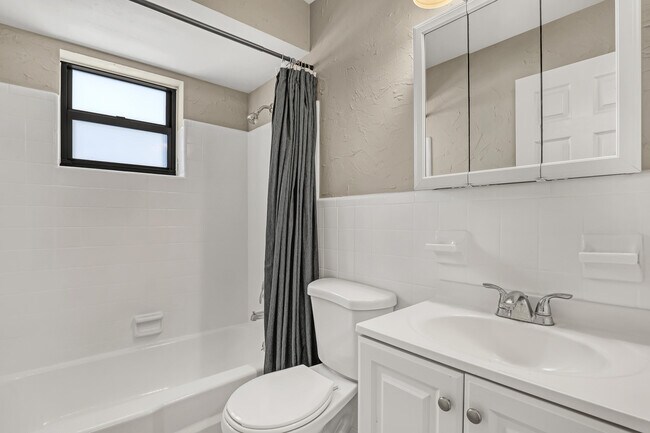 Building Photo - 1210 Skylark Ln