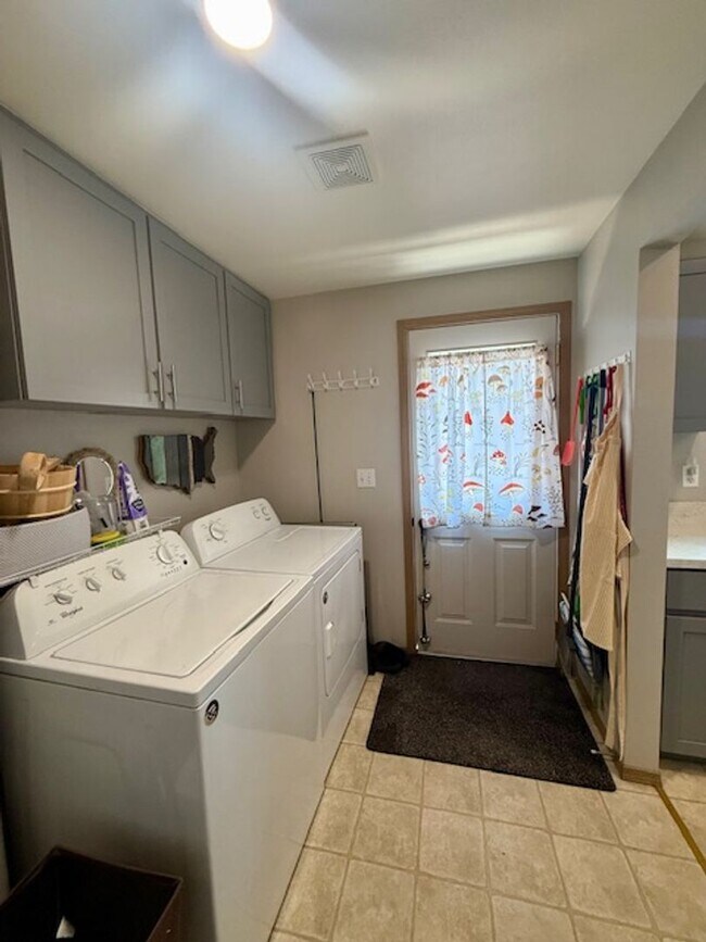 Building Photo - Serene Remodeled 4 Bedroom on Large Lot w/...