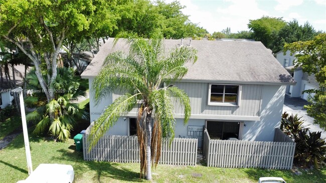 Building Photo - 10619 SW 113th Pl