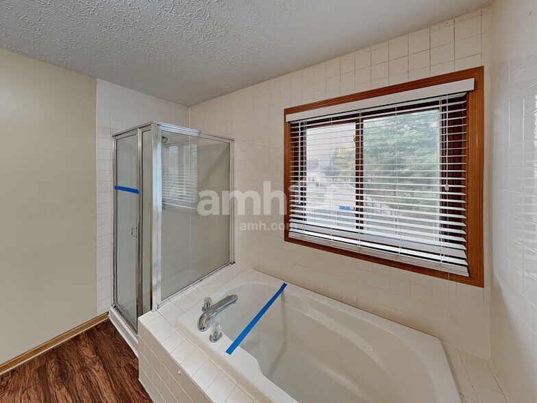 Building Photo - 105 Elmwood St