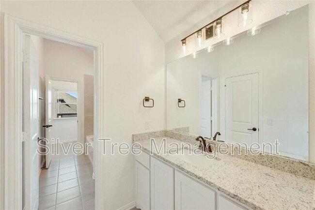 Building Photo - 9501 Moon Cactus Dr