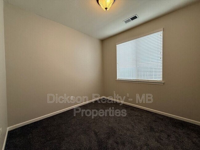 Building Photo - 475 Dartmoor Ct