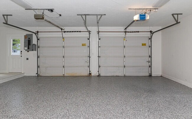 Building Photo - 5588 Wendy Ln