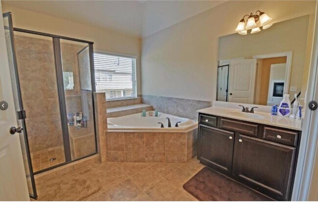 Building Photo - 2398 Beauchamp Ct