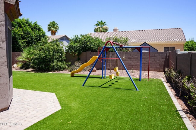 Building Photo - 541 N Danielson Way