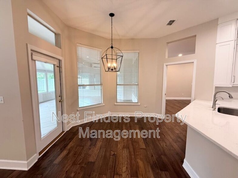 Building Photo - 7860 Turnstone Cir E