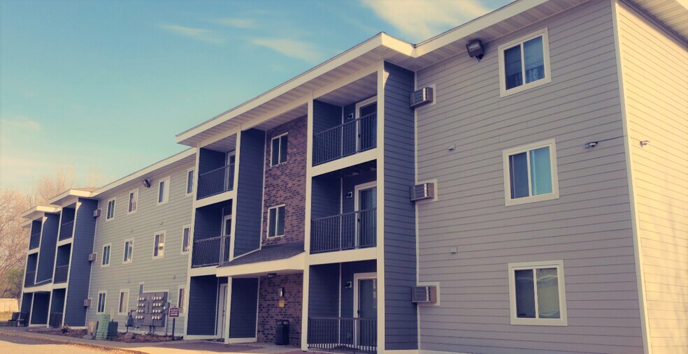 Cooper's Court Apartments 614 W Bridge St Owatonna MN 55060