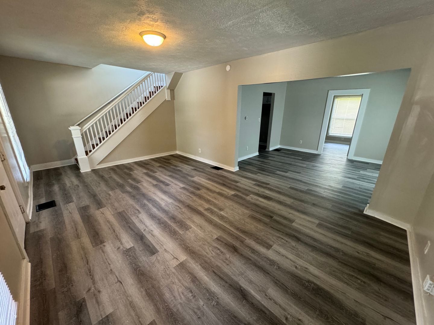 Building Photo - West Side 3 bedroom 2 bath